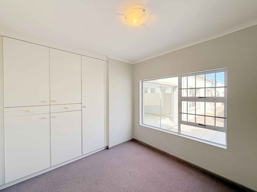 4 Bedroom Property for Sale in Middedorp Western Cape